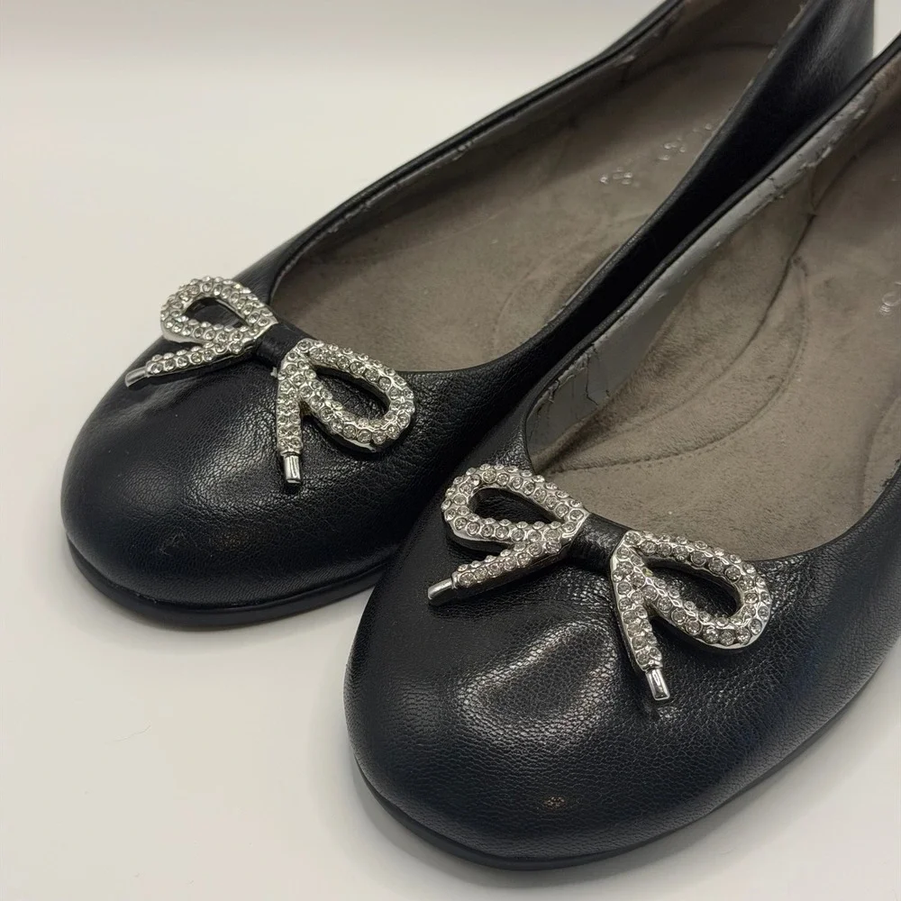 AEROSOLES black leather